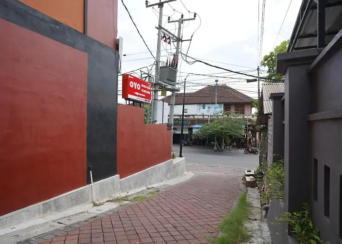 Oyo2392努沙杜瓦埃灵旅馆 2*